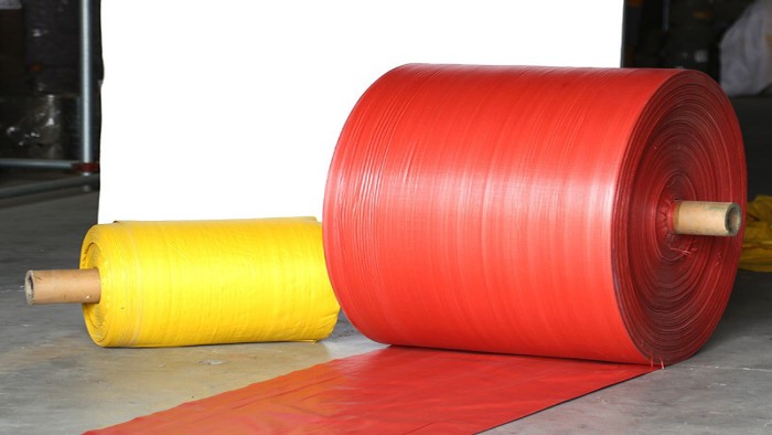 pp woven fabric roll